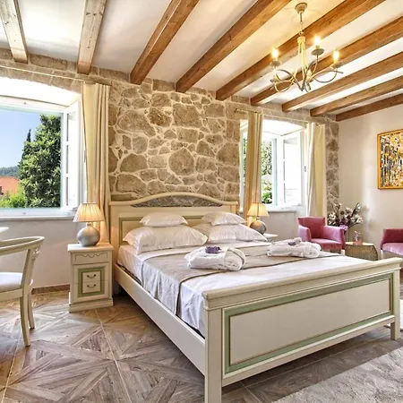 Sleeps 8 Air Con Wifi * Cavtat